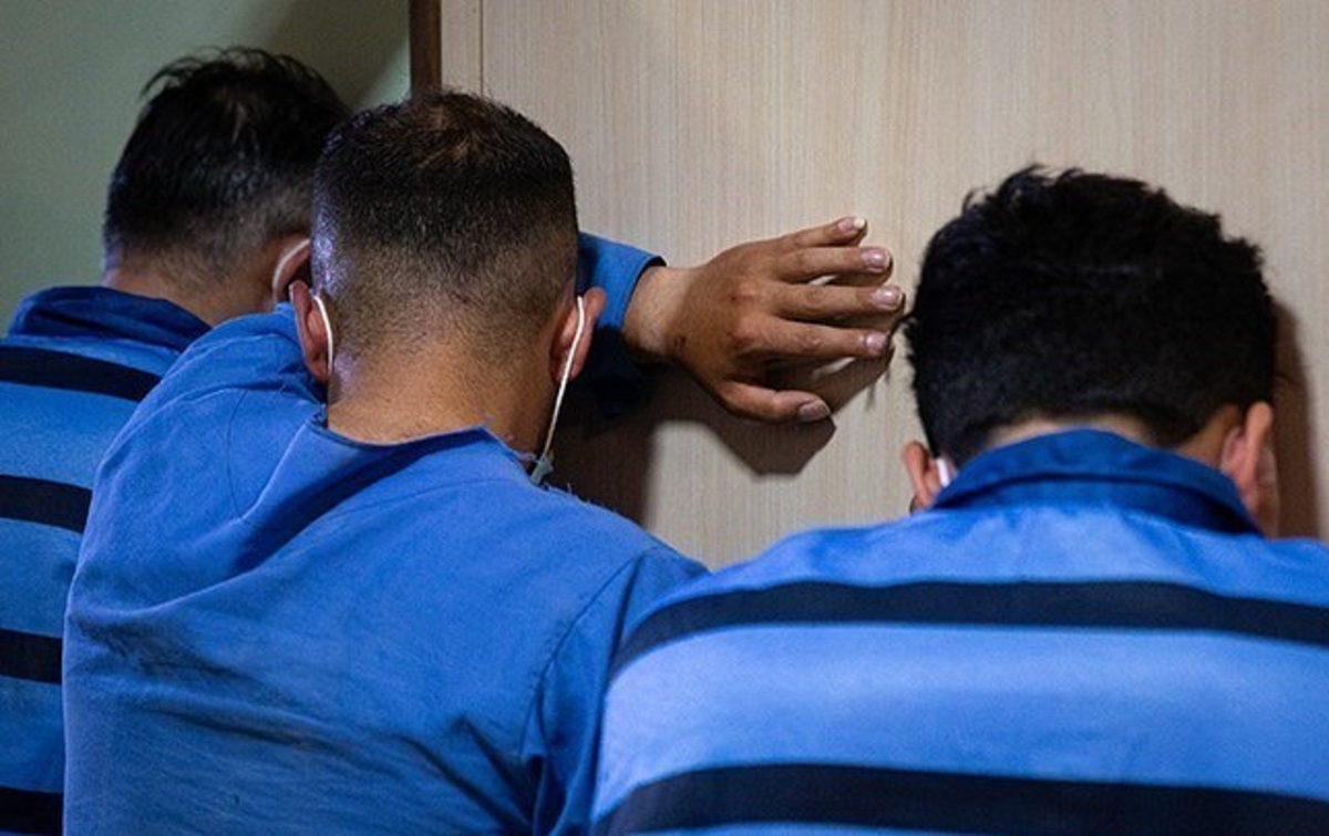 تسنیم: ۳ نفر که قصد داشتند با بنزین یک مدرسه در تهران را به آتش بکشند، بازداشت شدند