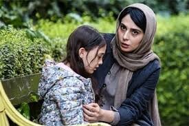 فیلم ها برای مخاطبان به عنوان یک جاذبه تفریحی و سرگرمی بسیار مهم هستند فیلم ها برای مخاطبان به عنوان یک جاذبه تفریحی و سرگرمی بسیار مهم هستند