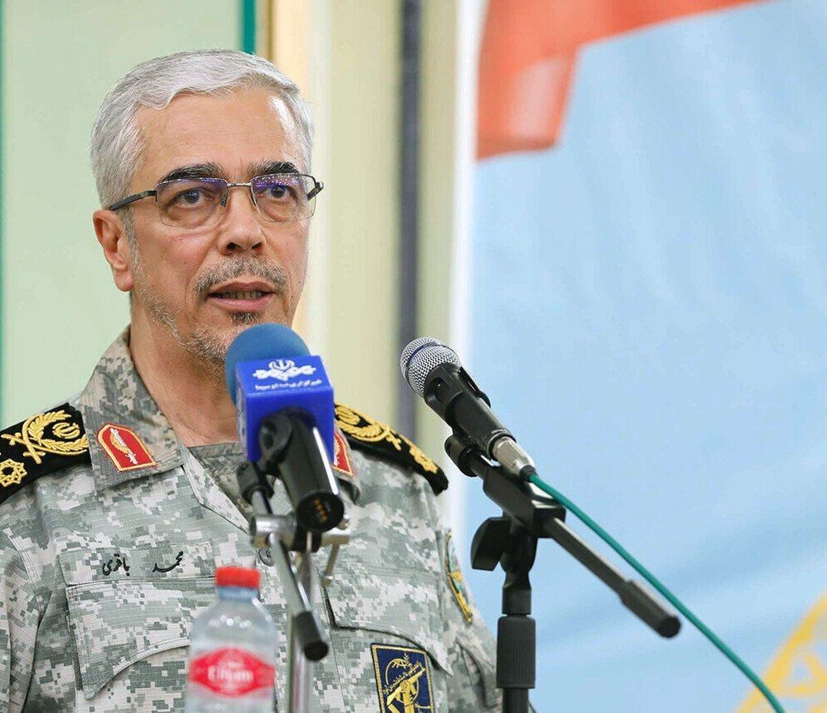 سرلشکر باقری: در حال بررسی کاهش مدت خدمت سربازی هستیم