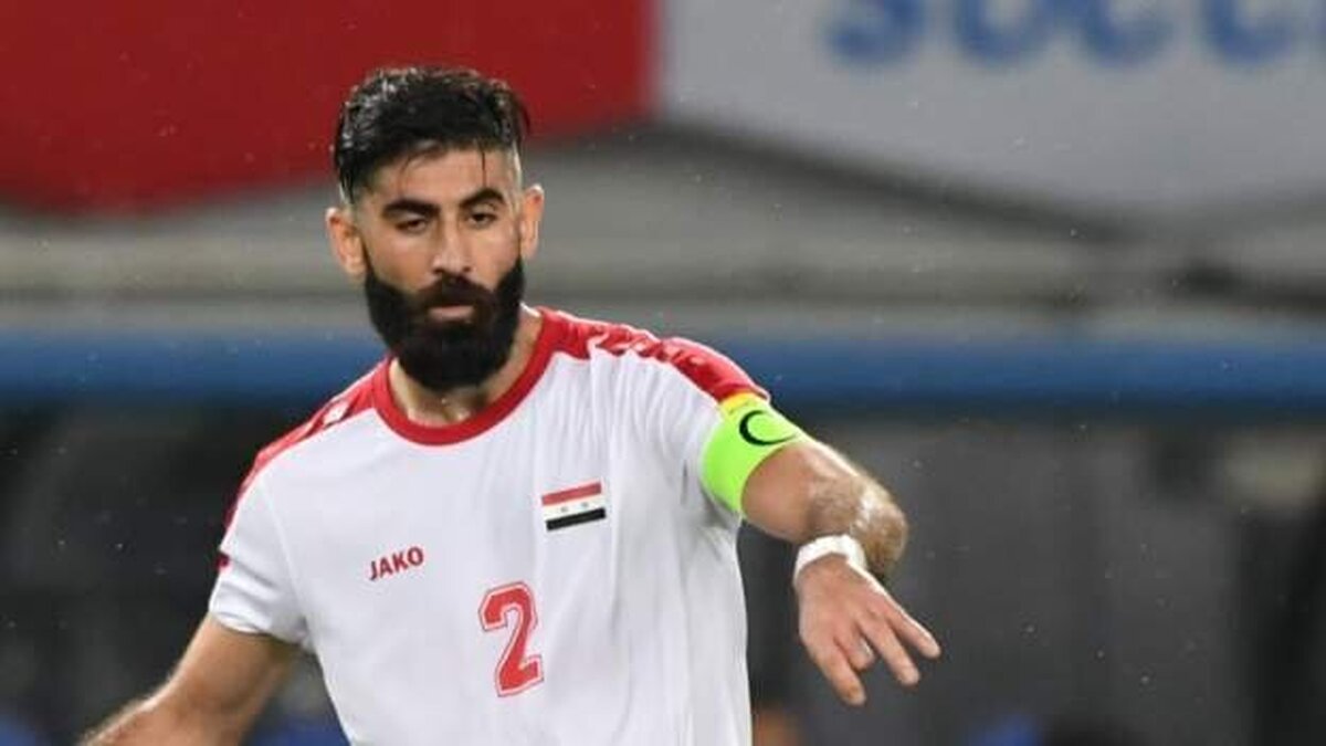 محرومیت مادام العمر کاپیتان سابق سوریه از فوتبال/ علت: پرتاب آب دهان به روی داور
