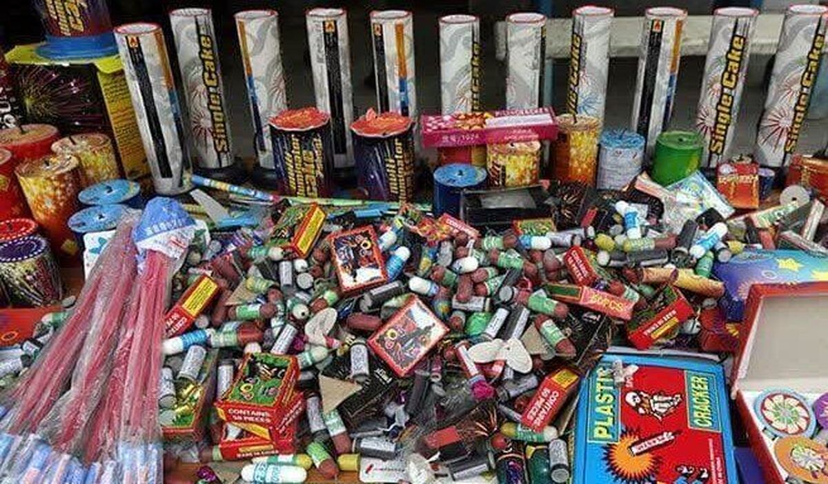 کشف بیش از ۲۰۰ هزار انواع ترقه در دیلم بوشهر
