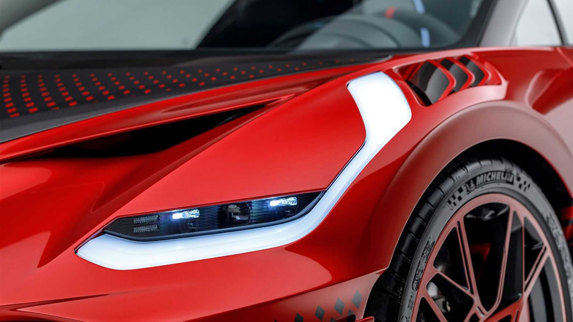 بوگاتی شیرون؛ خودرویی که فقط رنگ آمیزی آن به 600 ساعت زمان نیاز دارد