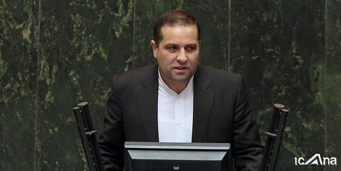 دلار هر روز هزار تومان بالاتر می رود و مسئولان اقتصادی گم شده اند  / دولت باید در مورد رفتارش پاسخگو باشد دلار هر روز هزار تومان بالاتر می رود و مسئولان اقتصادی گم شده اند  / دولت باید در مورد رفتارش پاسخگو باشد