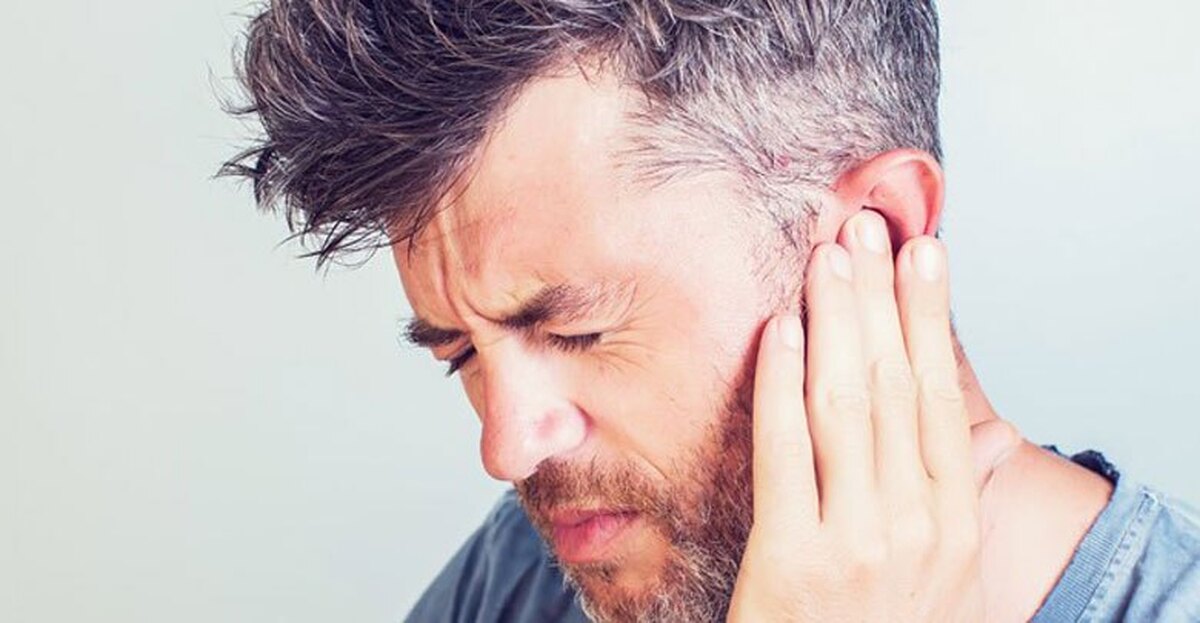 چرا گوش وز وز می‌کند؟