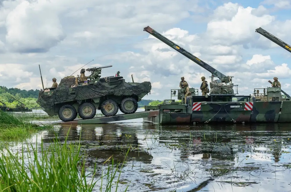 ناتو ؛ از تقابل با شرق تا پیشروی به سوی آن ناتو ؛ از تقابل با شرق تا پیشروی به سوی آن