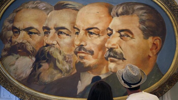 «مهاجرت سوسیالیستی»؛ از ظهور رضاشاه تا انحلال حزب توده «مهاجرت سوسیالیستی»؛ از ظهور رضاشاه تا انحلال حزب توده