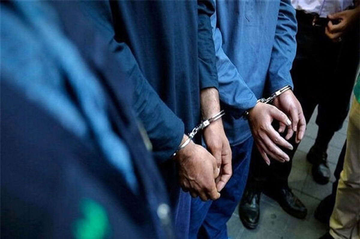 کشف ۱۱ دستگاه گنج یاب در پایانه غرب تهران/ بازداشت صراف متقلب