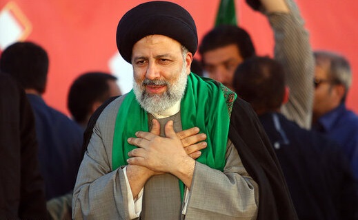 فعال سیاسی اصولگرا: دولت آقای رئیسی بیش از آنکه دولت انقلابی باشد، دولت اصولگرایان است / چرا یک مدیر ارشد دولت از بچه‌های مدافع حرم نیست؟