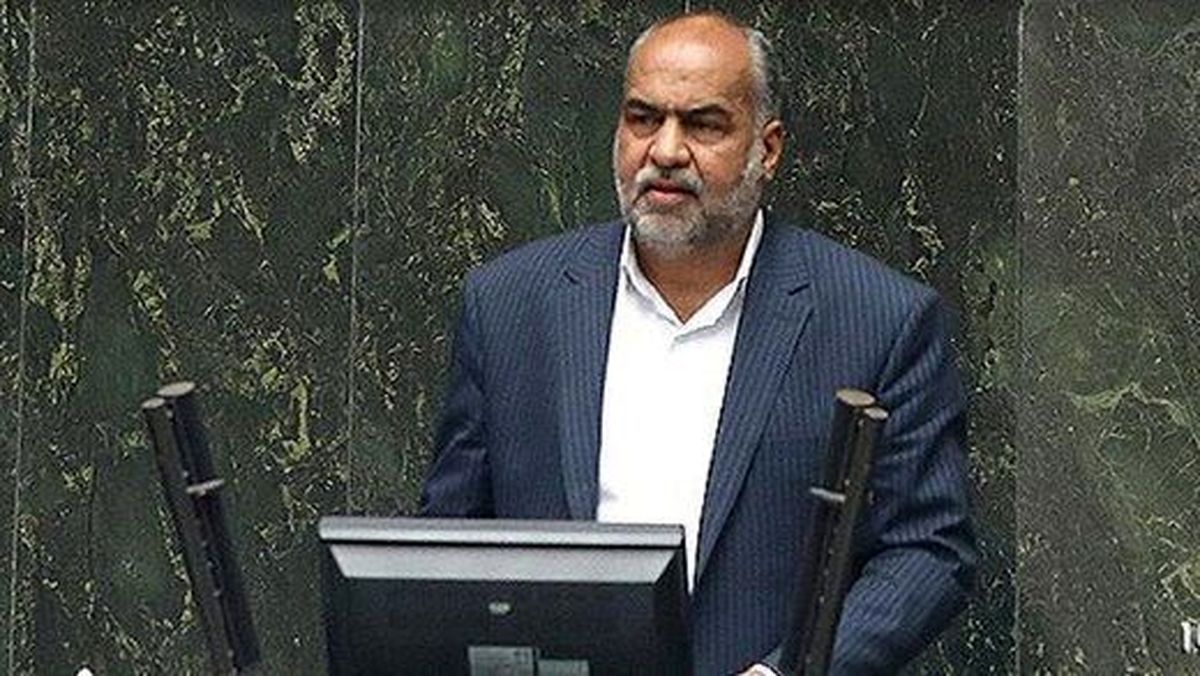 نماینده مجلس: ستاد ملی مقابله با کرونا به تصمیمات مصلحتی روی آورده است