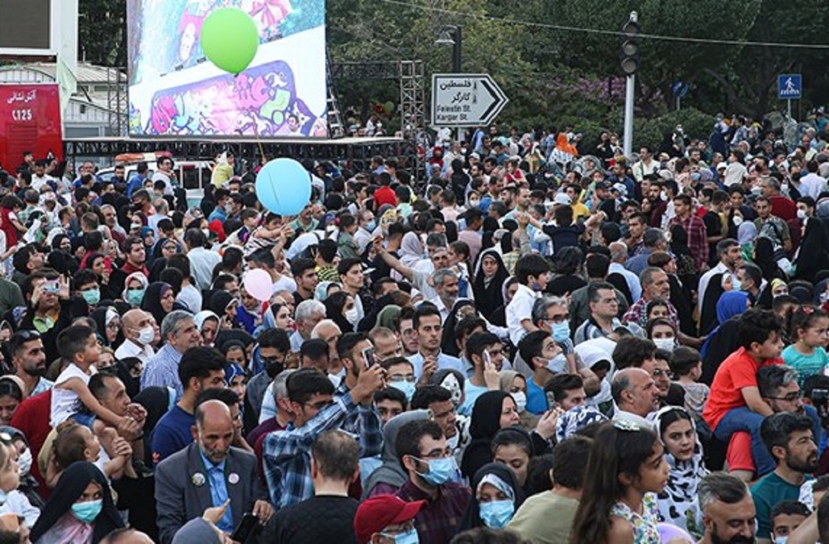 شتاب کرونا در کشور در سایه رعایت نشدن پروتکل‌ها/ ۹۷۷۵ بیمار جدید و ۳۳ جان باخته
