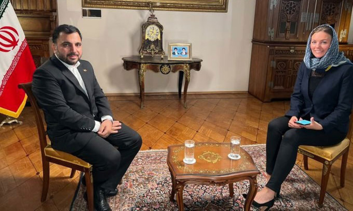 4 نکته درباره برکناری مدیر روابط عمومی