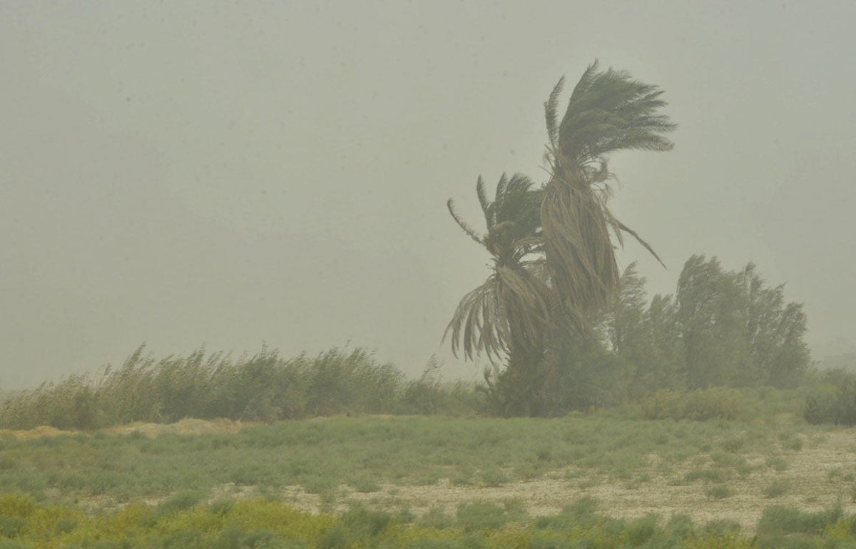 گرد و خاک در راه اهواز