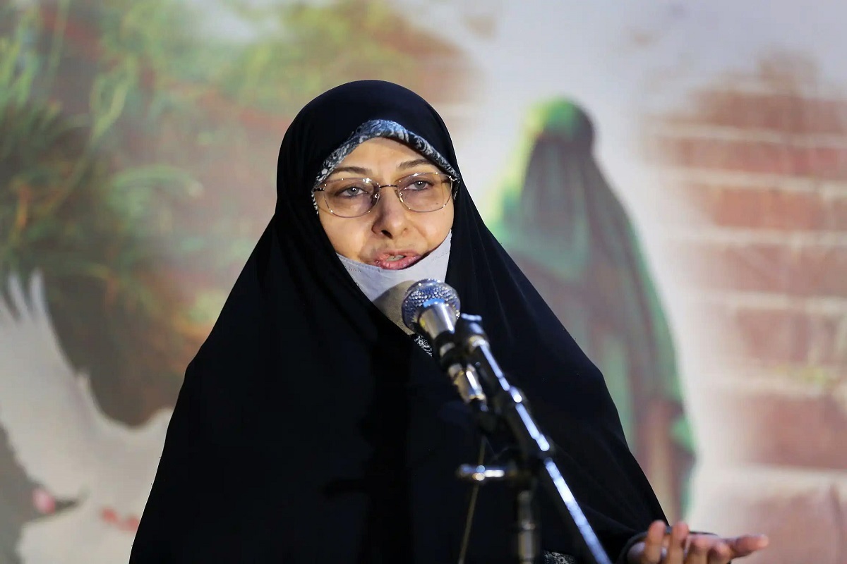 معاون زنان رئیسی: گشت ارشاد نداریم، پلیس امنیت اخلاقی داریم / ۱۰ درصد برخوردهای پلیس با بی حجابی است/ خطا‌ی مأموران در شبکه‌های اجتماعی بزرگنمایی می‌شود
