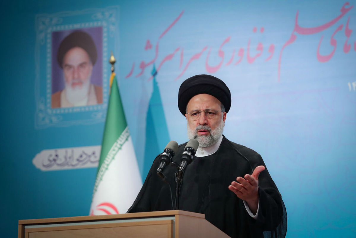 رئیسی: دانشگاهی می‌خواهیم که بتواند هم خودش و هم جامعه را نجات دهد