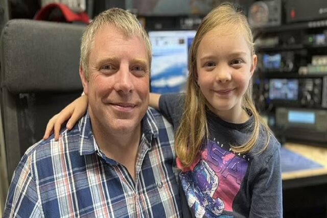 تماس یک دختر 8 ساله