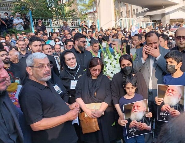 سایه در وطن آرام گرفت