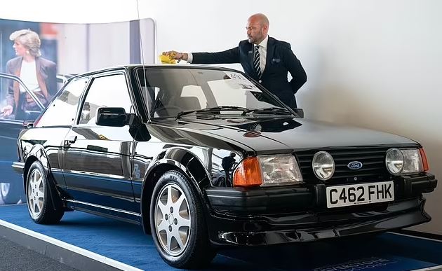 فورد اسکورت پرنسس دایانا که ۷۶۰,۰۰۰ دلار به فروش رسید (عکس+فیلم)