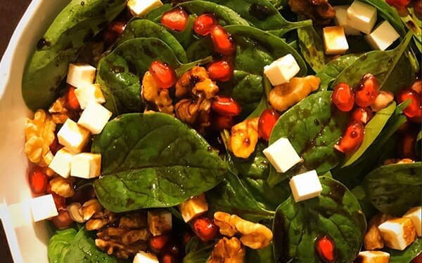 طرز تهیه سالاد اسفناج با طعم بسیار عالی