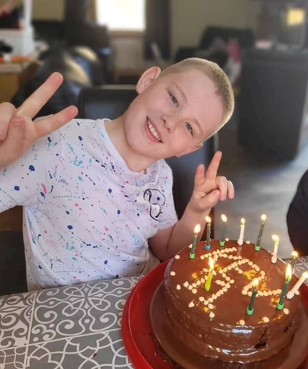 پسر ۱۱ ساله اوتیسمی با ضریب هوشی ۱۶۲ آلبرت انیشتین و استیون هاوکینگ را شکست داد پسر ۱۱ ساله اوتیسمی با ضریب هوشی ۱۶۲ آلبرت انیشتین و استیون هاوکینگ را شکست داد