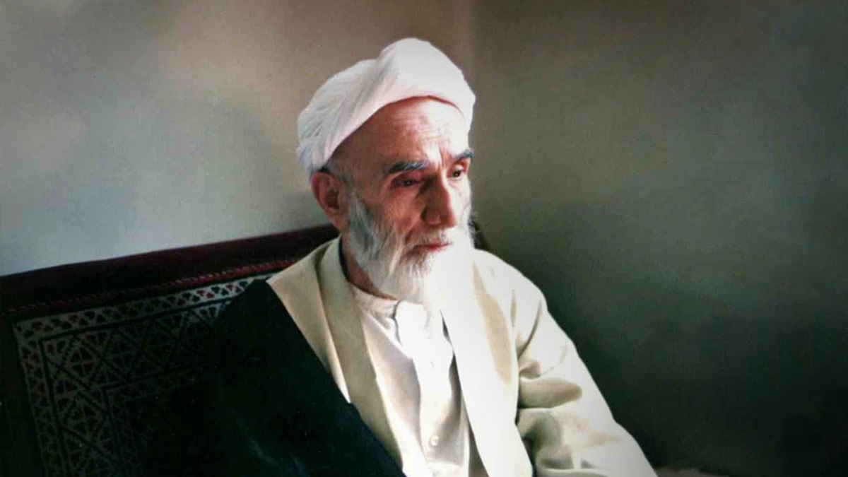 برخورد مرحوم حجت الاسلام فلسفی با فردی که برای حجاب به یک زن تذکر داد و آن زن چادرش را برداشت