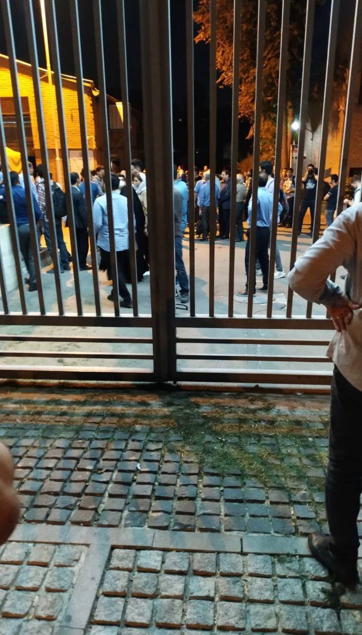 گزارش فارس از اعتراضات دانشجویان در دانشگاه شریف گزارش فارس از اعتراضات دانشجویان در دانشگاه شریف