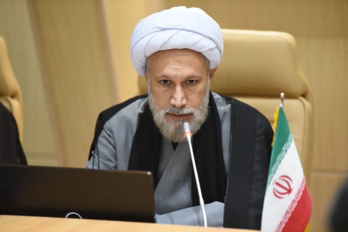 امام جمعه شیراز: کشور متعلق به امام زمان(عج) است/ می خواهیم بهترین‌ها را در خدمت امام زمان (عج) به مردم ارائه کنیم