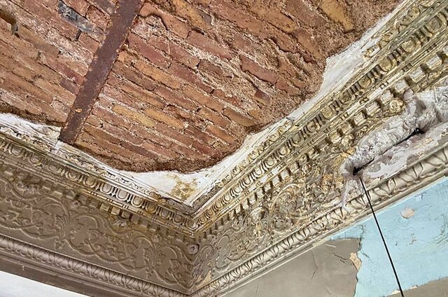 تخریب «کافه ایران» در خیابان انقلاب تهران تخریب «کافه ایران» در خیابان انقلاب تهران