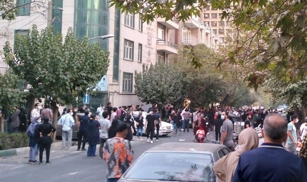 روزنامه جمهوری اسلامی: معترضان، برانداز نیستند؛ خواسته‌های قانونی‌شان را برآورده کنید