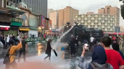 دو خبر خوب از پلیس و دو نکته مهم با فرماندهی فراجا: با ماموران خاطی خودتان برخورد کنید دو خبر خوب از پلیس و دو نکته مهم با فرماندهی فراجا: با ماموران خاطی خودتان برخورد کنید