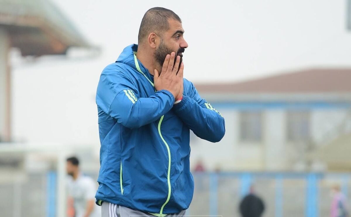 مازیار زارع پس از بازی ملوان و پرسپولیس: داور بچه است؛ نمی‌داند فوتبال را چند به چند بازی می‌کنند