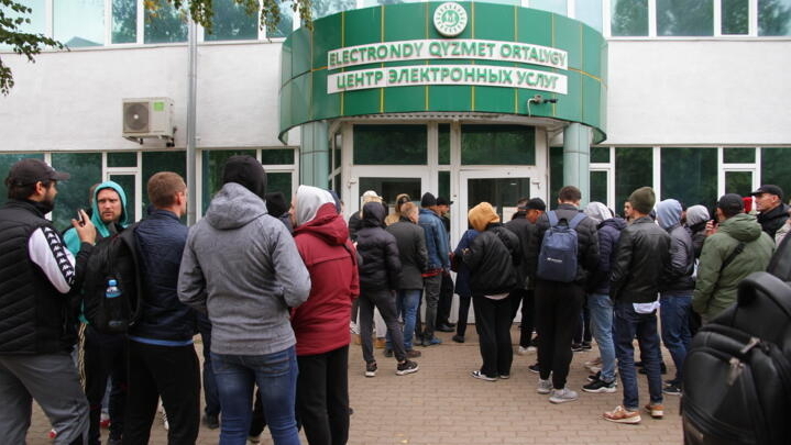 فرار گسترده روس ها به قزاقستان به دلیل سربازگیری اجباری فرار گسترده روس ها به قزاقستان به دلیل سربازگیری اجباری