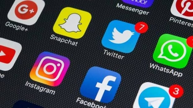 پیامرسانهای ایرانی میتوانند جایگزین واتساپ شوند؟/ صرف بودجههای کلان برای توسعه پلتفرم های داخلی پیامرسانهای ایرانی میتوانند جایگزین واتساپ شوند؟/ صرف بودجههای کلان برای توسعه پلتفرم های داخلی