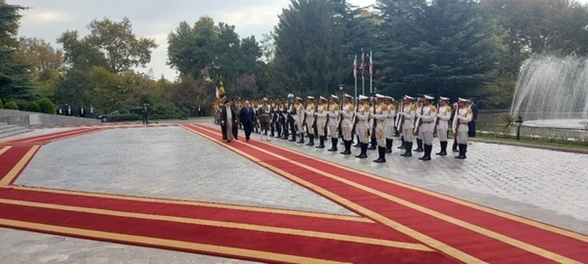 استقبال رسمی رئیسی از نخست‌وزیر ارمنستان