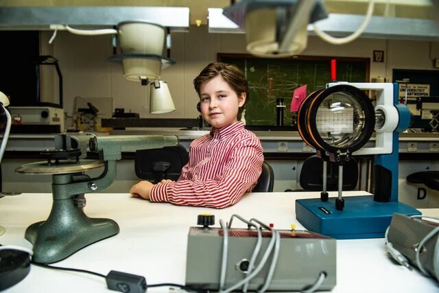 تصاویر باهوشترین پسربچهای که دنیا را حیرتزده کرده است تصاویر باهوشترین پسربچهای که دنیا را حیرتزده کرده است