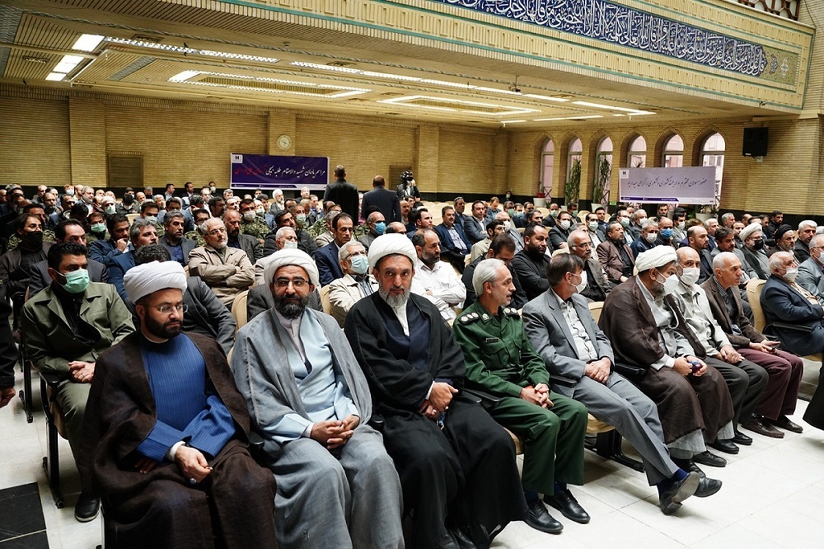 مدیرعامل بانک صادرات ایران:
شهدا در عین مظلومیت در اوج اقتدار هستند
