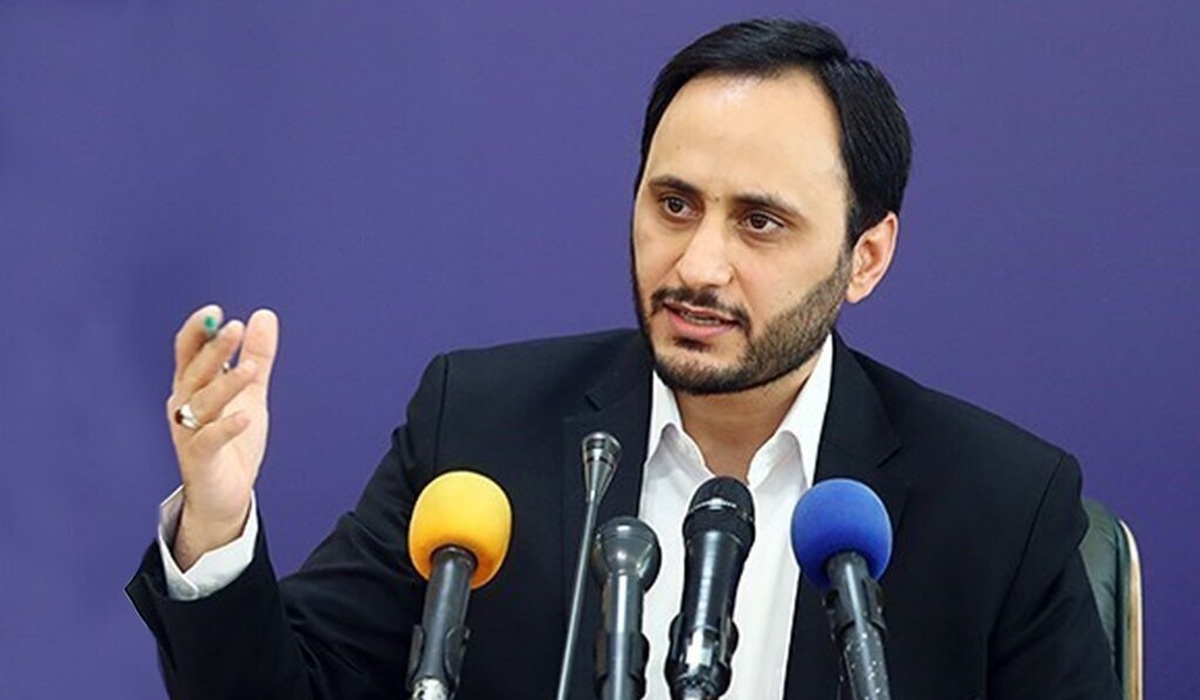 حاشیه در نشست سخنگوی دولت در دانشگاه خواجه نصیر/ بهادری خطاب به دانشجویان: چون به یکدیگر توهین می‌کنید، جلسه را تمام می‌کنم