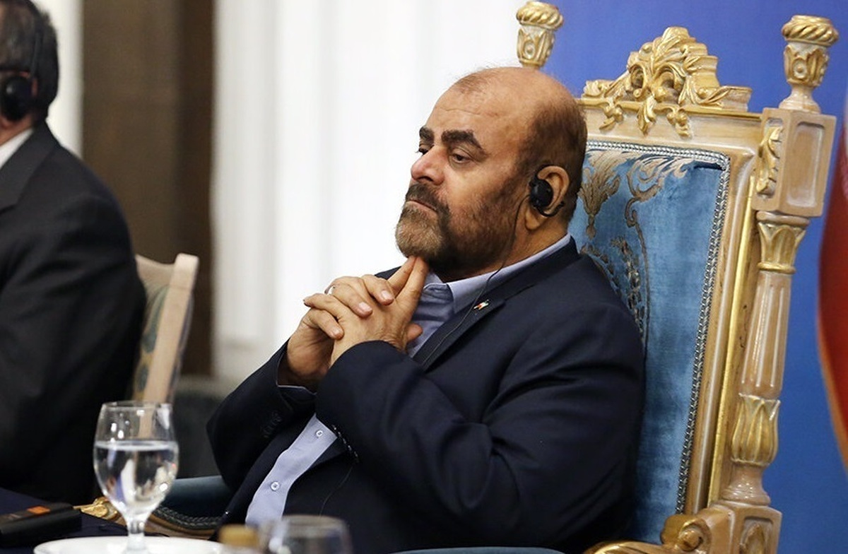 وزیر راه: بلیت رفت و برگشت به جام جهانی قطر ۱۵ میلیون تومان است/ ابراز علاقه پوتین به سرمایه گذاری در کریدور رشت تا آستارا