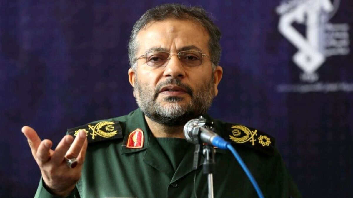 رئیس سازمان بسیج مستضعفین: به برکت حضور مردم مشکلات رفع شده و قلل پیروزی را به سرعت فتح خواهیم کرد