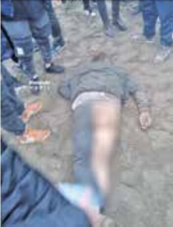 مراسم خاکسپاری مهدی سماک / کتک زدن فردی که شبیه بسیجی ها بود مراسم خاکسپاری مهدی سماک / کتک زدن فردی که شبیه بسیجی ها بود