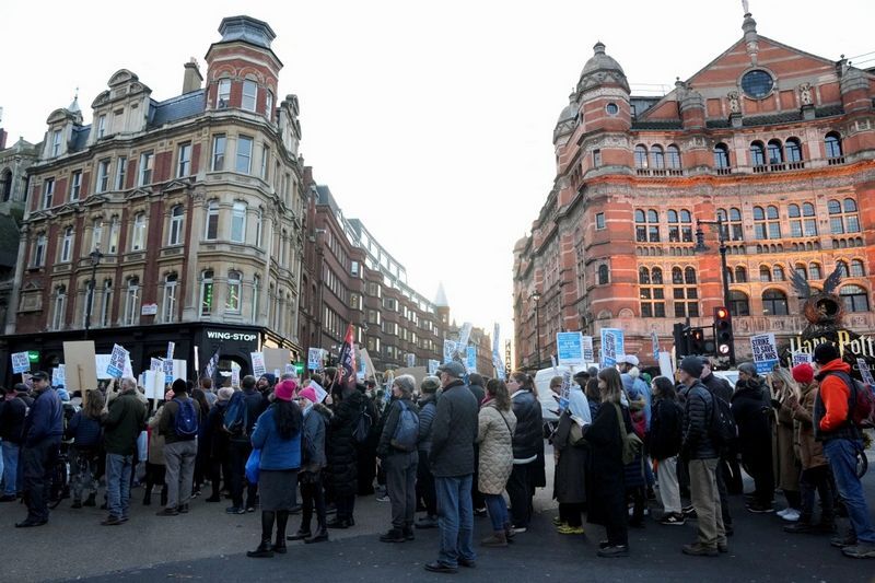 اعتصاب پرستاران و کادر درمان انگلیس (+عکس) اعتصاب پرستاران و کادر درمان انگلیس (+عکس)