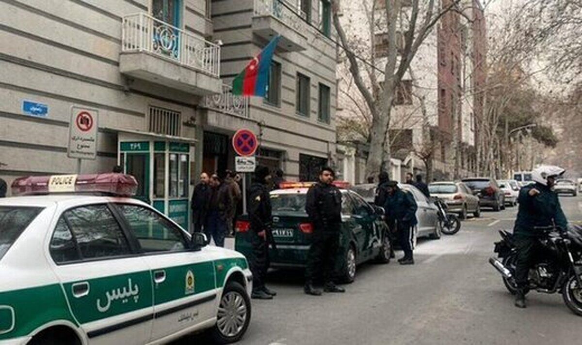 سفیر سابق ایران در باکو: همسر فرد مهاجم به سفارت آذربایجان با کمک سفارت و بدون رضایت شوهرش از ایران خارج شده بود/ این اقدام مصداق قاچاق انسان است