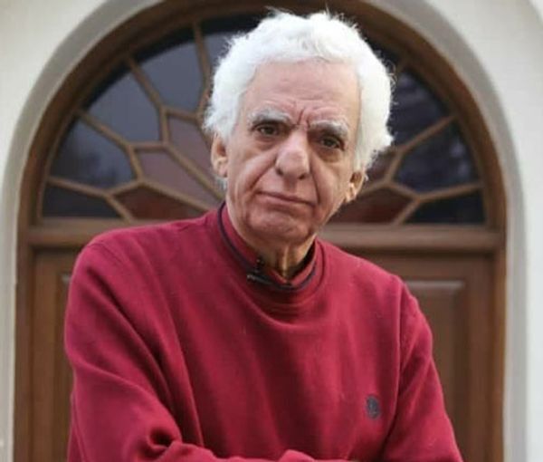 چند خاطره از کیومرث پور احمد: از مصدق و اشکانیان تا لیلا حاتمی و دعوایش با فراستی چند خاطره از کیومرث پور احمد: از مصدق و اشکانیان تا لیلا حاتمی و دعوایش با فراستی