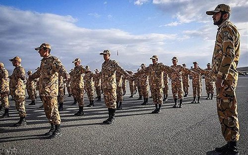 خاطرات یک روحانی از دوران سربازی: می خواستیم به زور همه را نماز خوان کنیم و به بهشت ببریم!