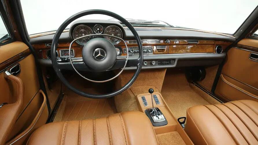 مرسدس بنز 300 SEL؛ درباره یک لوکس عصبی! (+عکس) مرسدس بنز 300 SEL؛ درباره یک لوکس عصبی! (+عکس)