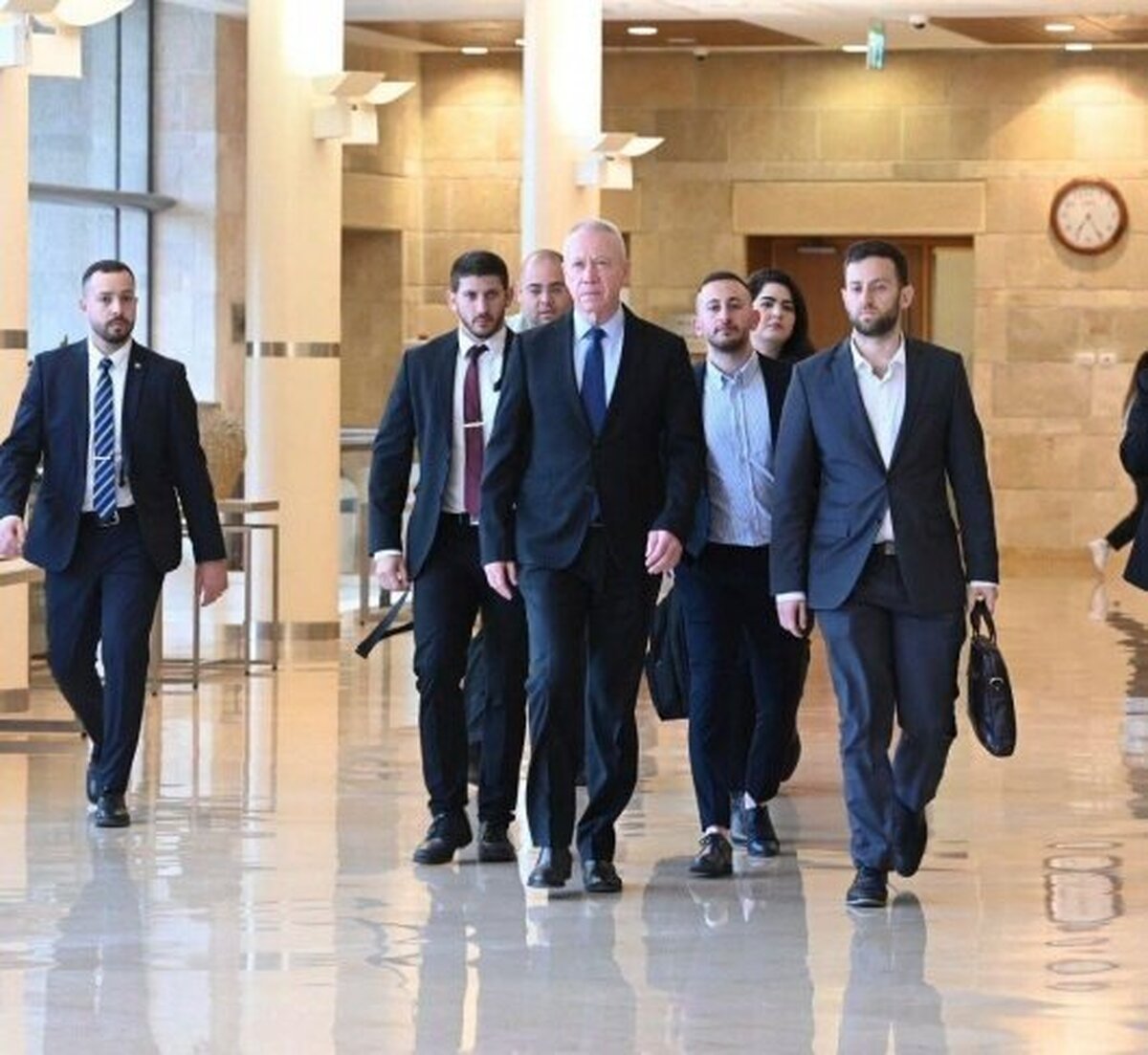 ادامه کار وزیر دفاع اسرائیل با وجود برکناری‌