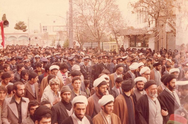 زمینه‌های اجتماعی انقلاب 57 از نگاه حسین بشیریه: ناسیونالیسم به زبان اسلام، اسلام به زبان ناسیونالیسم