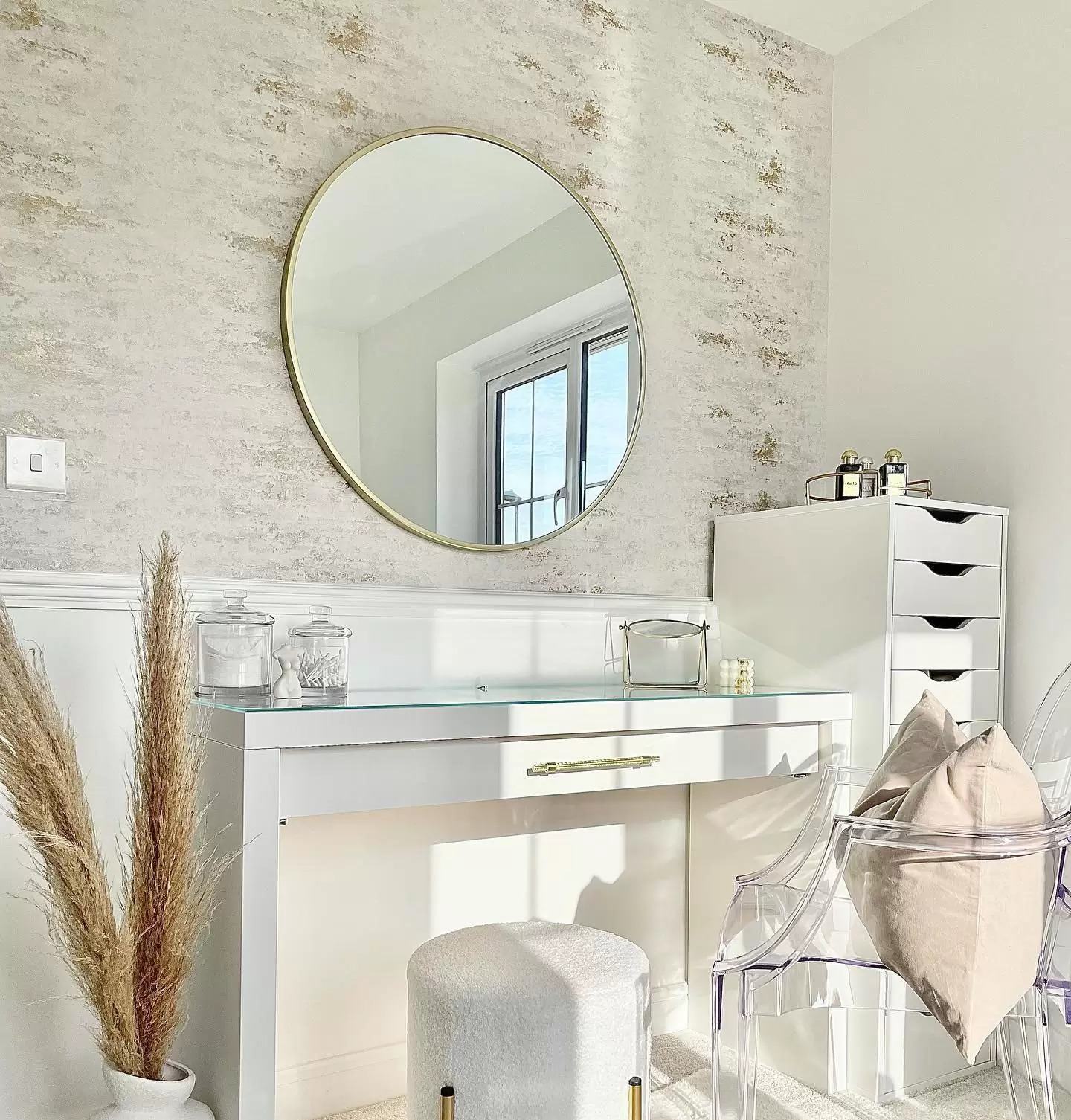 آینه دکوراتیو گرد تجسم آینه دکوراتیو گرد تجسم