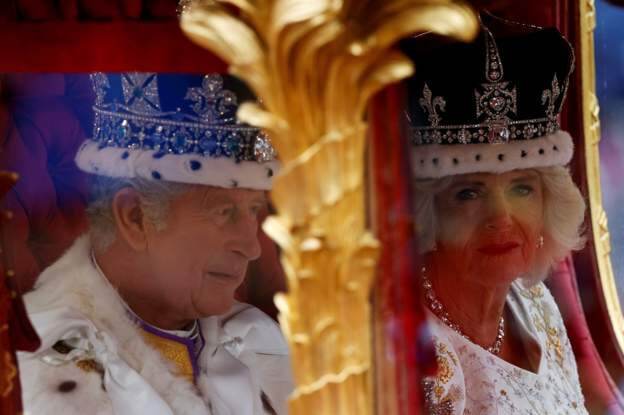 تاجگذاری چارلز سوم پادشاه انگلیس (+عکس) / بازداشت 10 معترض
