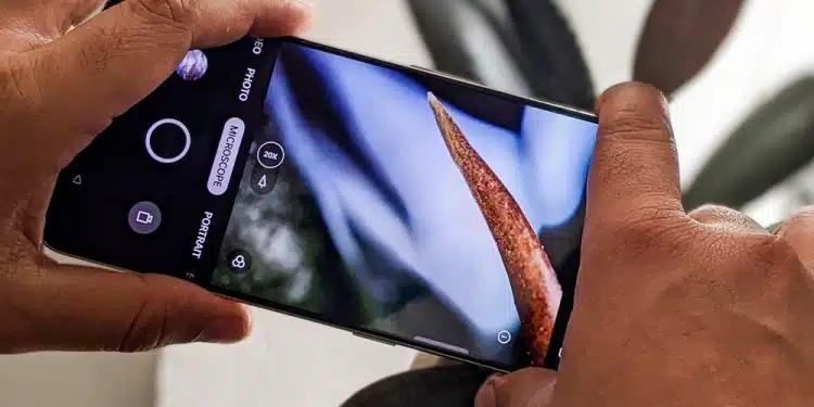 کوچک‌ترین ال‌ئی‌دی جهان می تواند دوربین تلفن همراه را به یک میکروسکوپ تبدیل کند