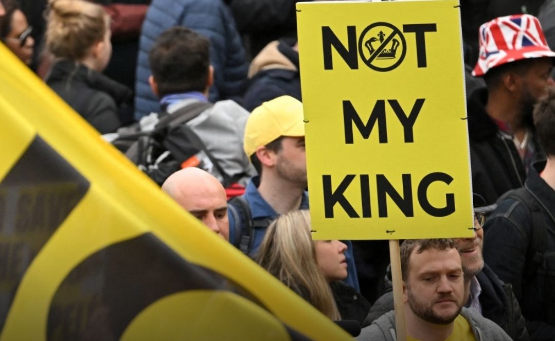 عذرخواهی پلیس لندن بابت بازداشت مخالفان سلطنت عذرخواهی پلیس لندن بابت بازداشت مخالفان سلطنت